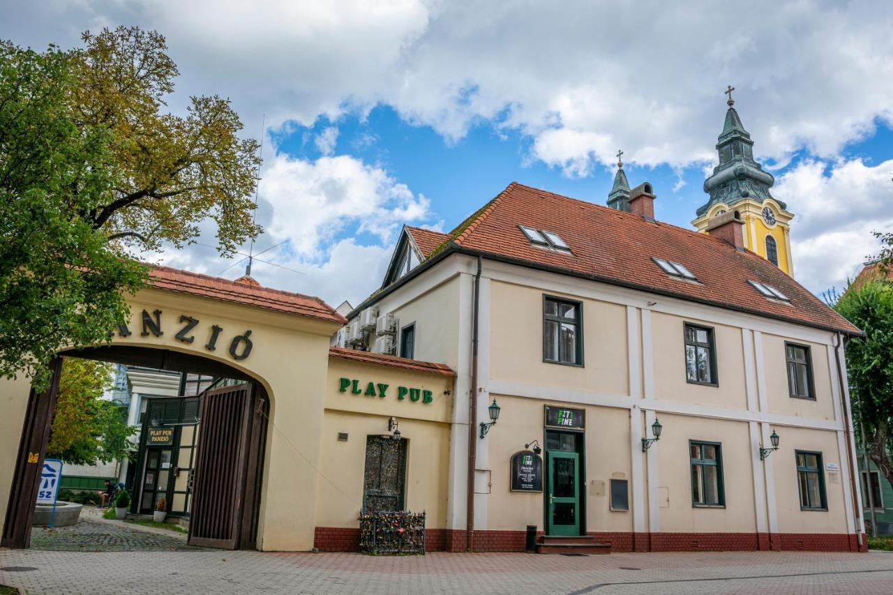 Play Pub Étterem és Panzió Debrecen Exterior foto